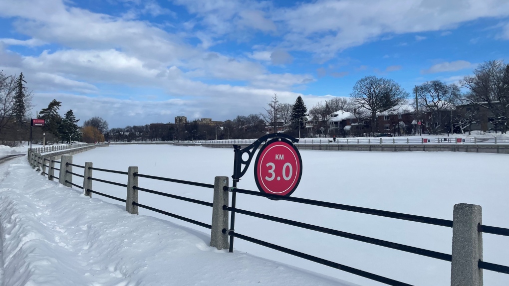 NCC handing out prizes to those who guess Rideau Canal Skateway opening day [Video]