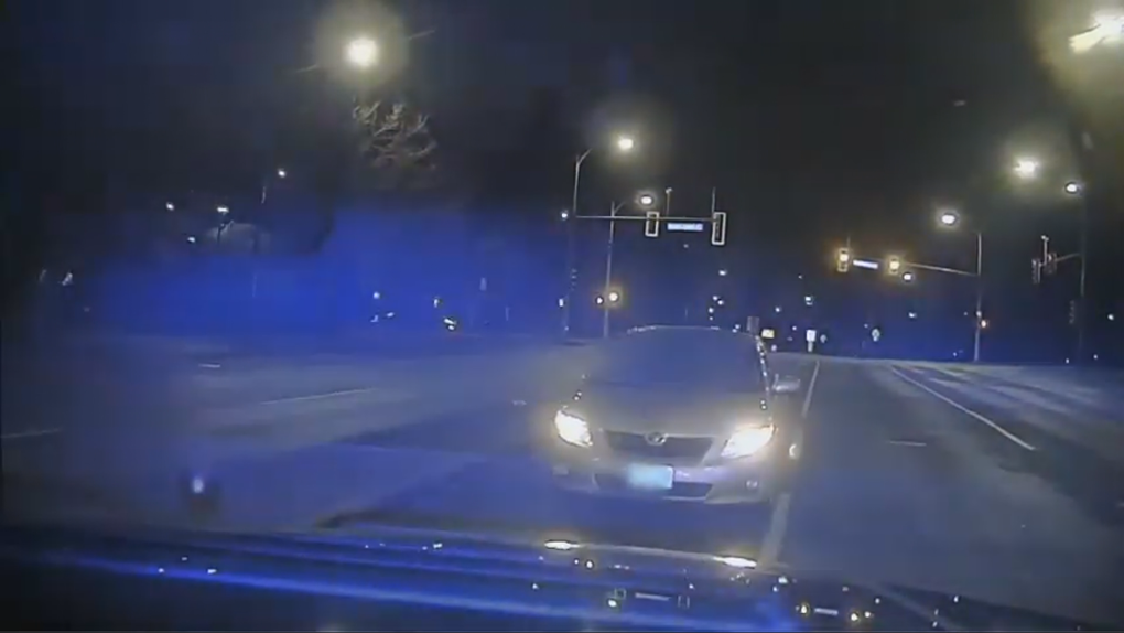 Video shows drunk driver going wrong way through Burnaby [Video]