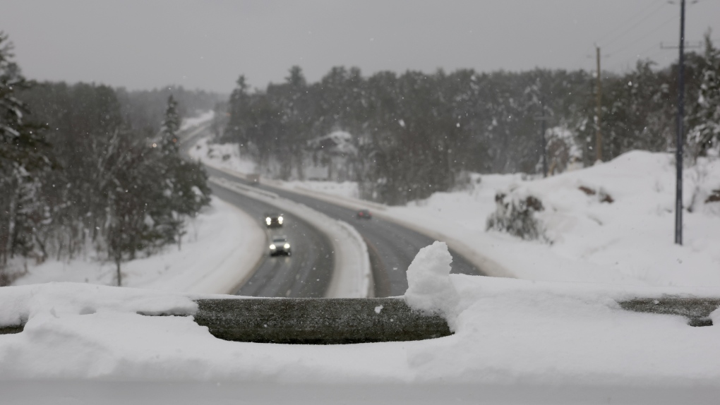 Blast of Ontario snow brings weather warnings [Video]