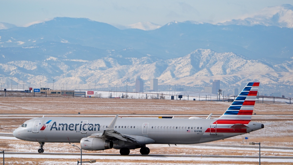 American Airlines: Tech issue briefly halts flights [Video]