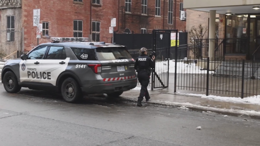 Woman stabbed, seriously injured in Moss Park: EMS [Video]