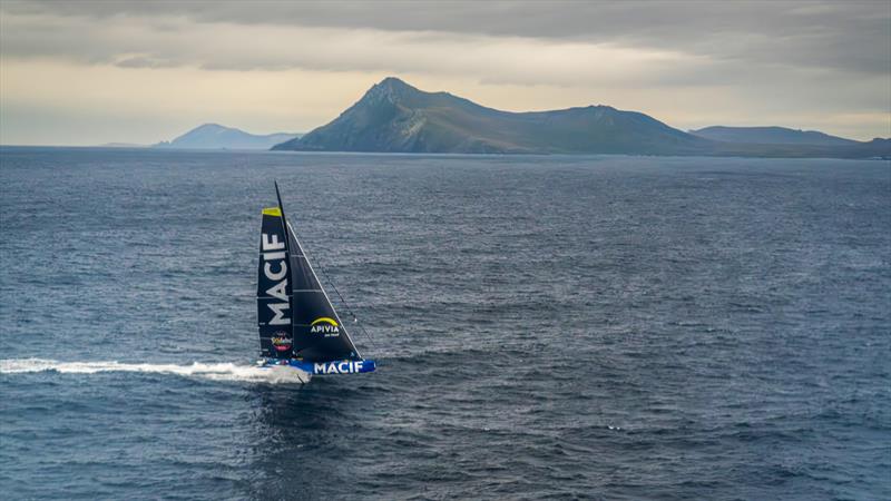 Vendee Globe: Richomme first to round Cape Horn [Video]