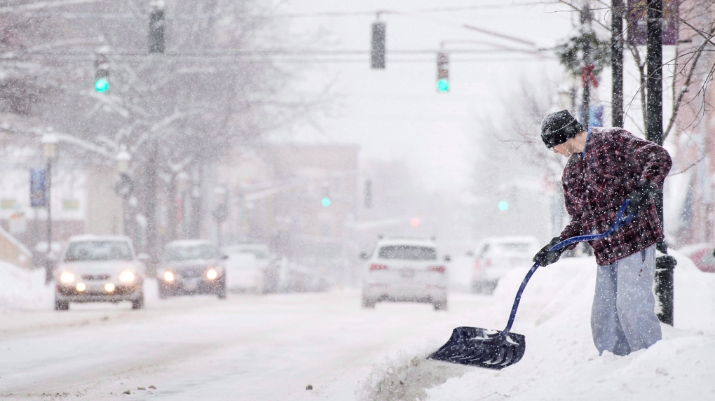 Snow storm hits the Maritimes Christmas Eve [Video]