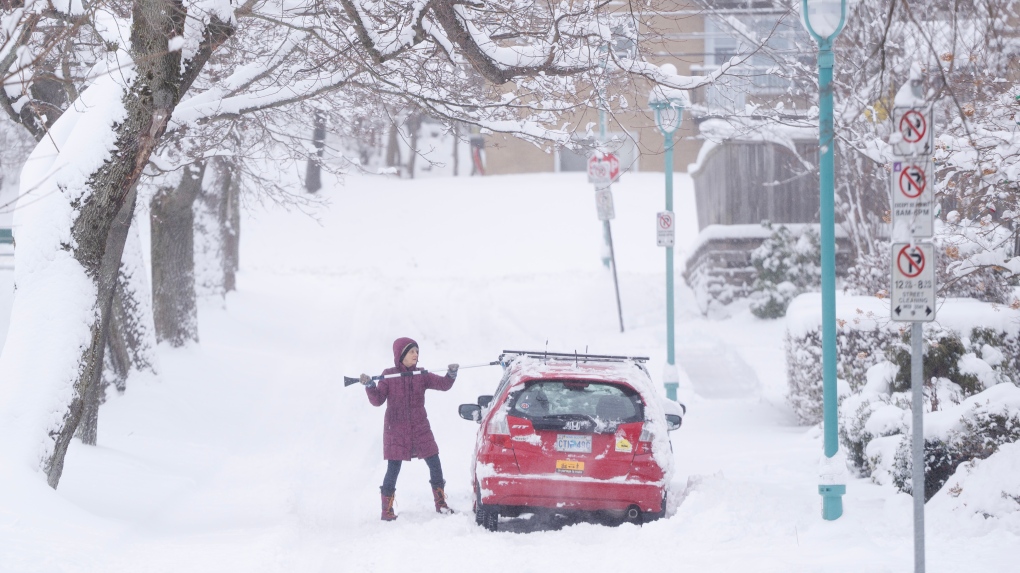 Weather: Snow to fall in parts of Maritimes Christmas Eve [Video]