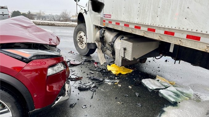 London fire contains fuel leak at Wellington Road collision [Video]