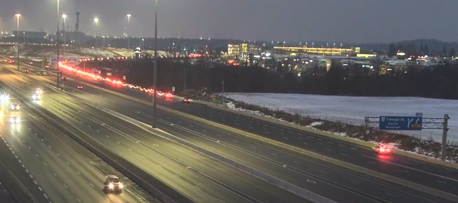 2 km back up on Highway 401 for this shopping centre in Ontario [Video]