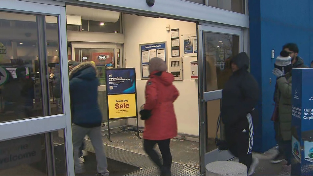 Boxing Day bargain hunters hit GTA stores [Video]