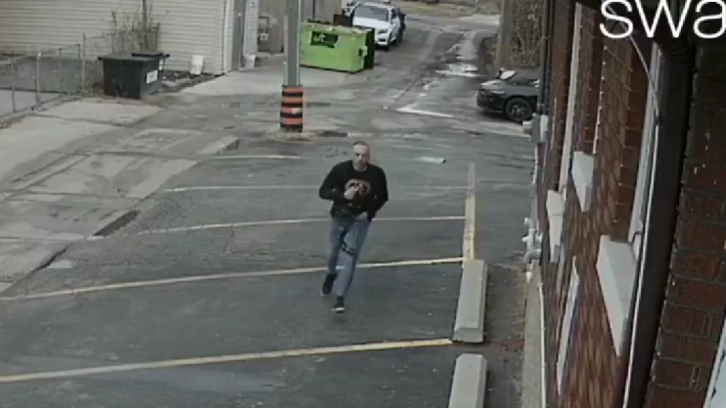 ‘Suspected prowler’ wanted by Windsor police [Video]