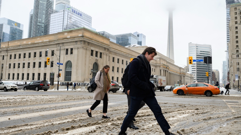 Expect a mild end to 2024 in Toronto, says Environment Canada [Video]