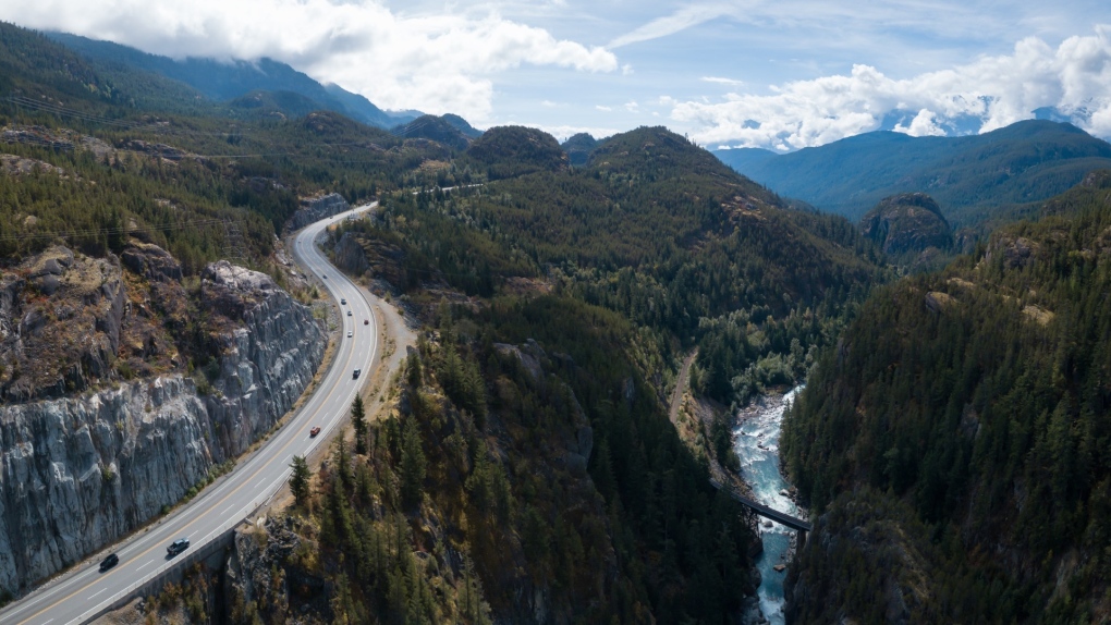 Drivers appeal for road marking improvements on Sea to Sky [Video]