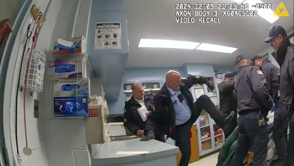 N.Y. correction officers beat handcuffed man before death: video