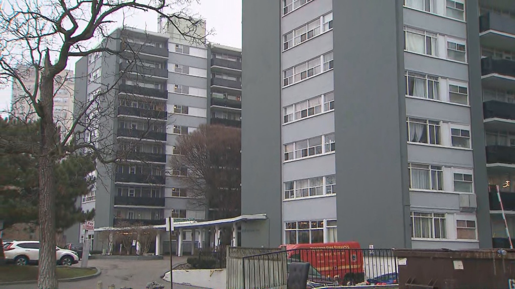 Etobicoke apartment fire leaves 1 injured; suspect arrested [Video]