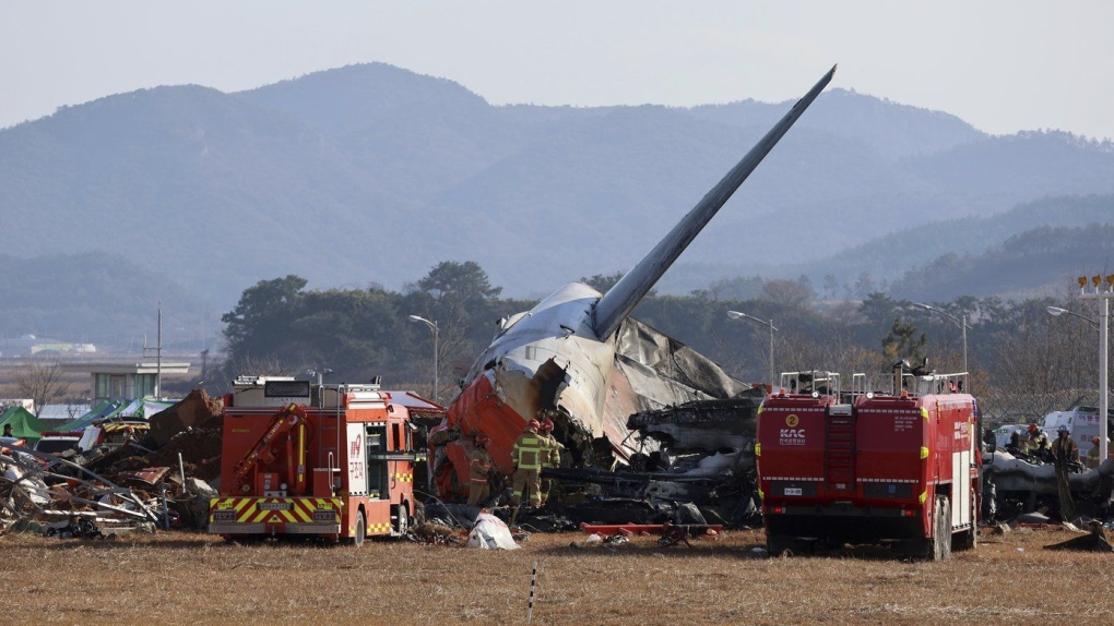 Korea plane crash: 179 dead, reports say [Video]