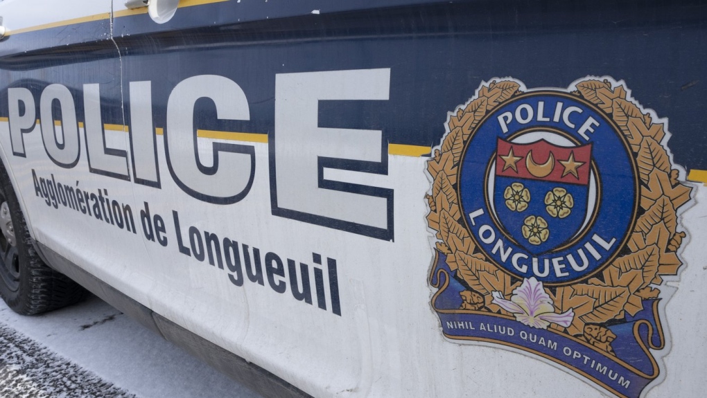 2 injured after vehicle, train collide in Longueuil [Video]