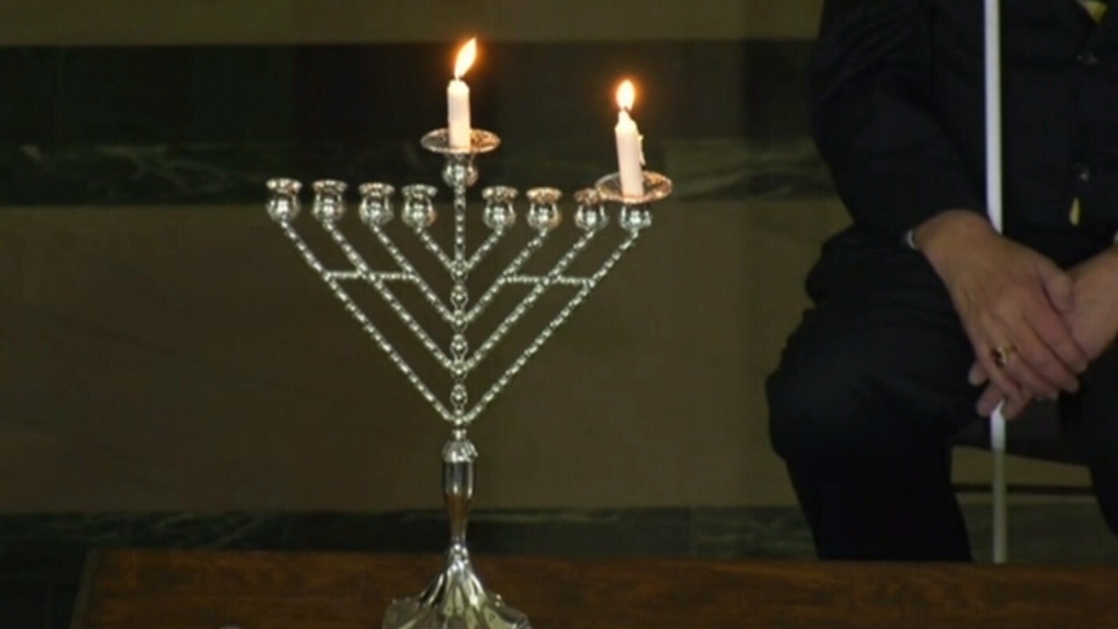 Premier and Calgary mayor to attend city hall Menorah lighting [Video]