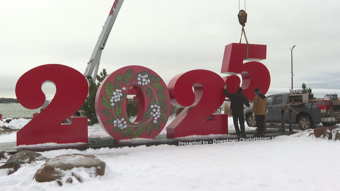 Goodbye 2024, hello 2025: Charlottetown’s big red sign gets its New Year’s makeover [Video]