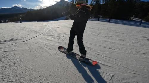 Newcomers embrace Albertas winter wonders on the slopes [Video]