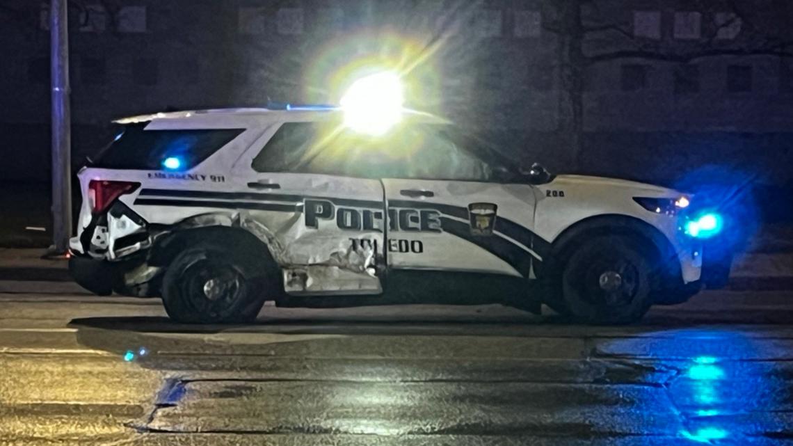 Police cruiser involved in overnight crash [Video]