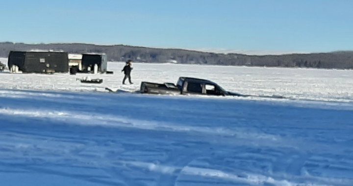 RCMP issue warning after 3 vehicles fall through thin ice on Sylvan Lake [Video]