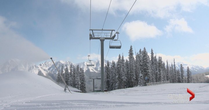 Newcomers embrace Albertas winter wonders on the slopes [Video]