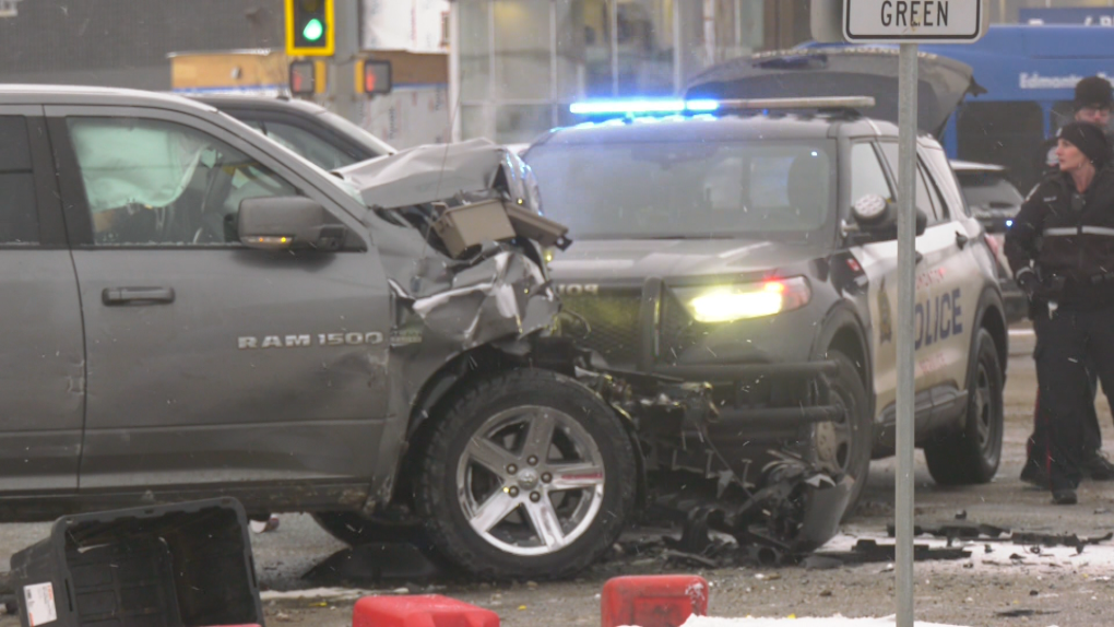 178 Street closed at Stony Plain Road after crash New Year’s Eve [Video]