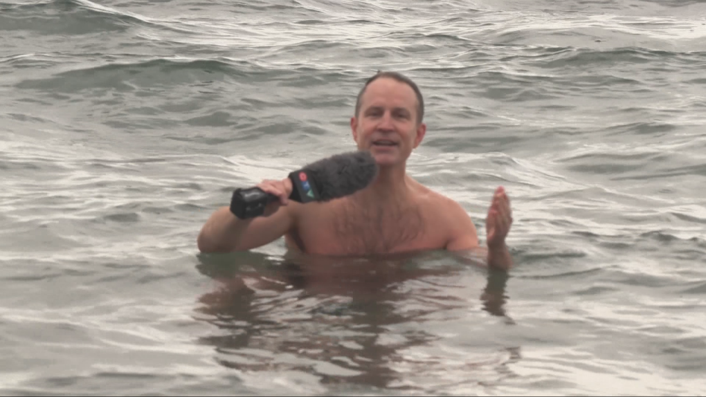 B.C.’s cold-water swimmers tout benefits of icy plunges [Video]