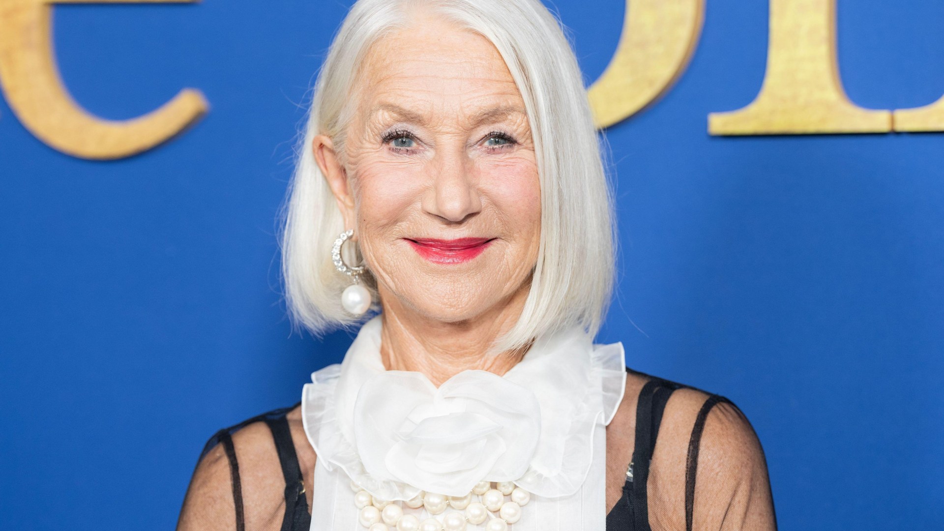 Dame Helen Mirren reveals 12 minute secret exercise routine she uses to look good at 79 [Video]