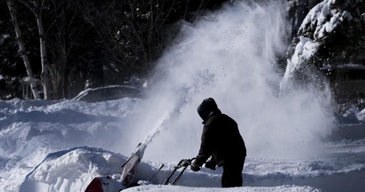 Parts of Ontario could see as much as 60 cm of snow to start new year [Video]