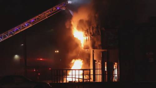 Overnight fire breaks out in Surrey strip mall [Video]