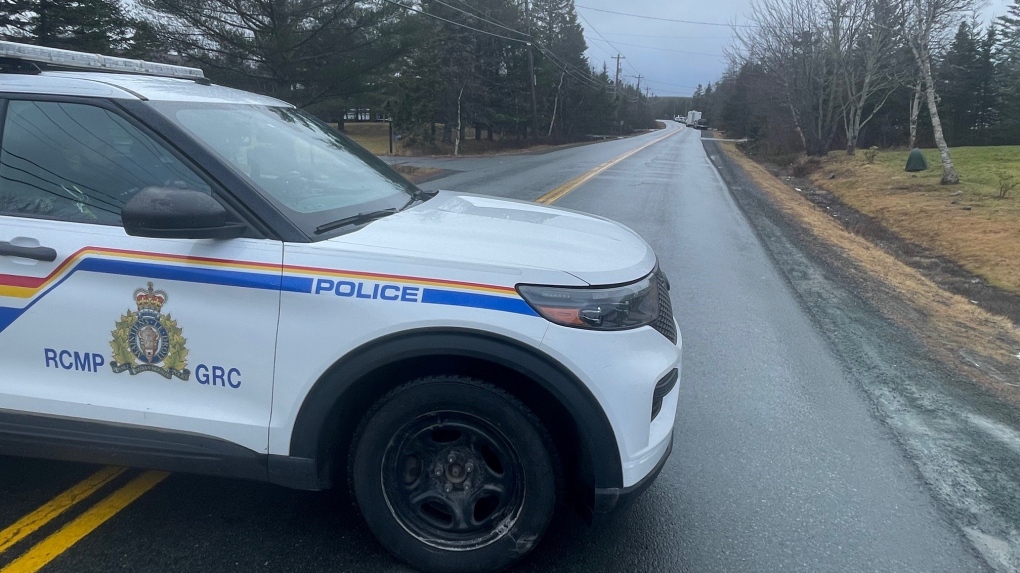 N.S. RCMP respond to barricaded man in Porters Lake area [Video]