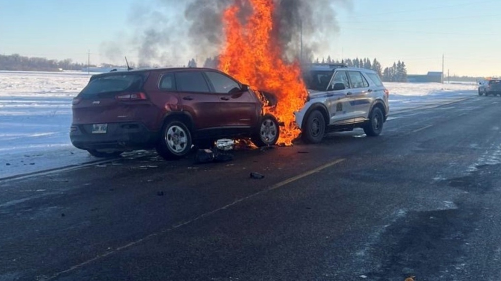 Manitoba RCMP vehicle catches fire after being rammed, two arrested [Video]