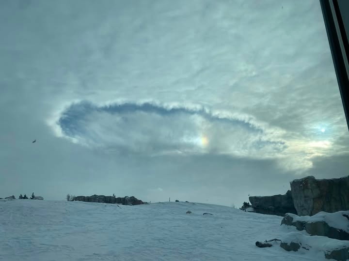 How are fallstreak clouds formed? [Video]