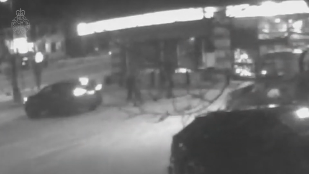 Markham bank arson: police seek suspects [Video]