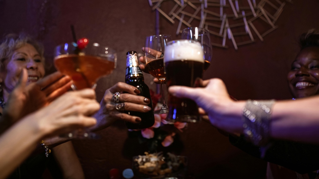 Alcohol cancer risk: Experts back call for warning labels [Video]