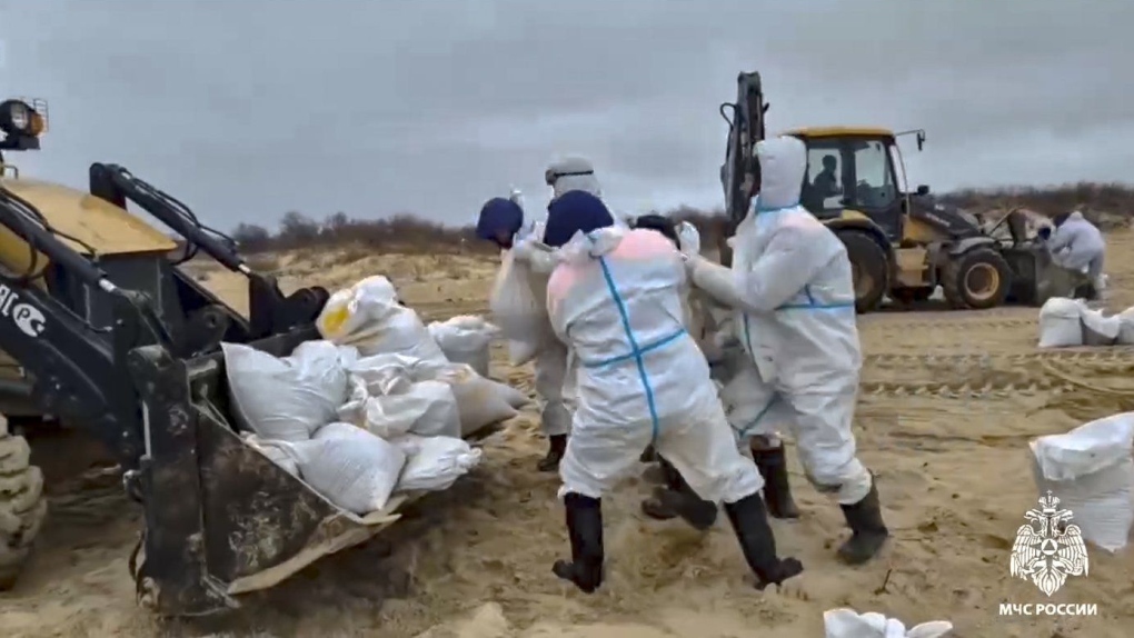 Oil spill Crimea: Sevastapol officials declare emergency [Video]