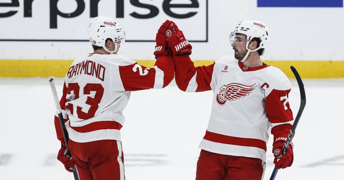 Red Wings soar past Jets for fourth straight win [Video]