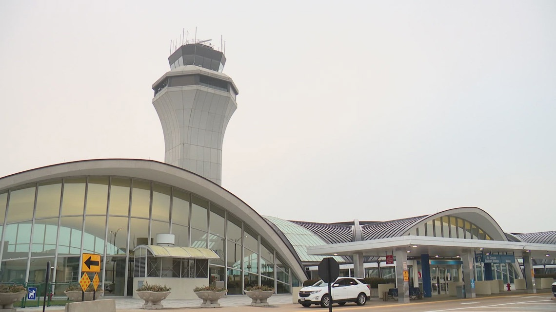 Flight delays, cancelations at Lambert Airport amid Sunday storm [Video]