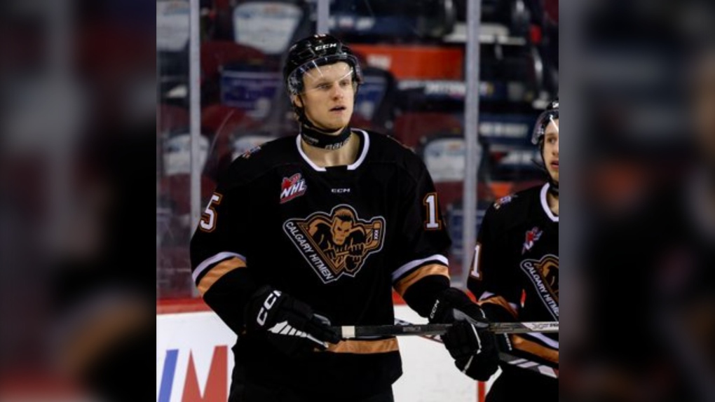 Calgary Hitmen acquire Seattle defenceman Sawyer Mynio and Red Deer forward Carson Birnie [Video]