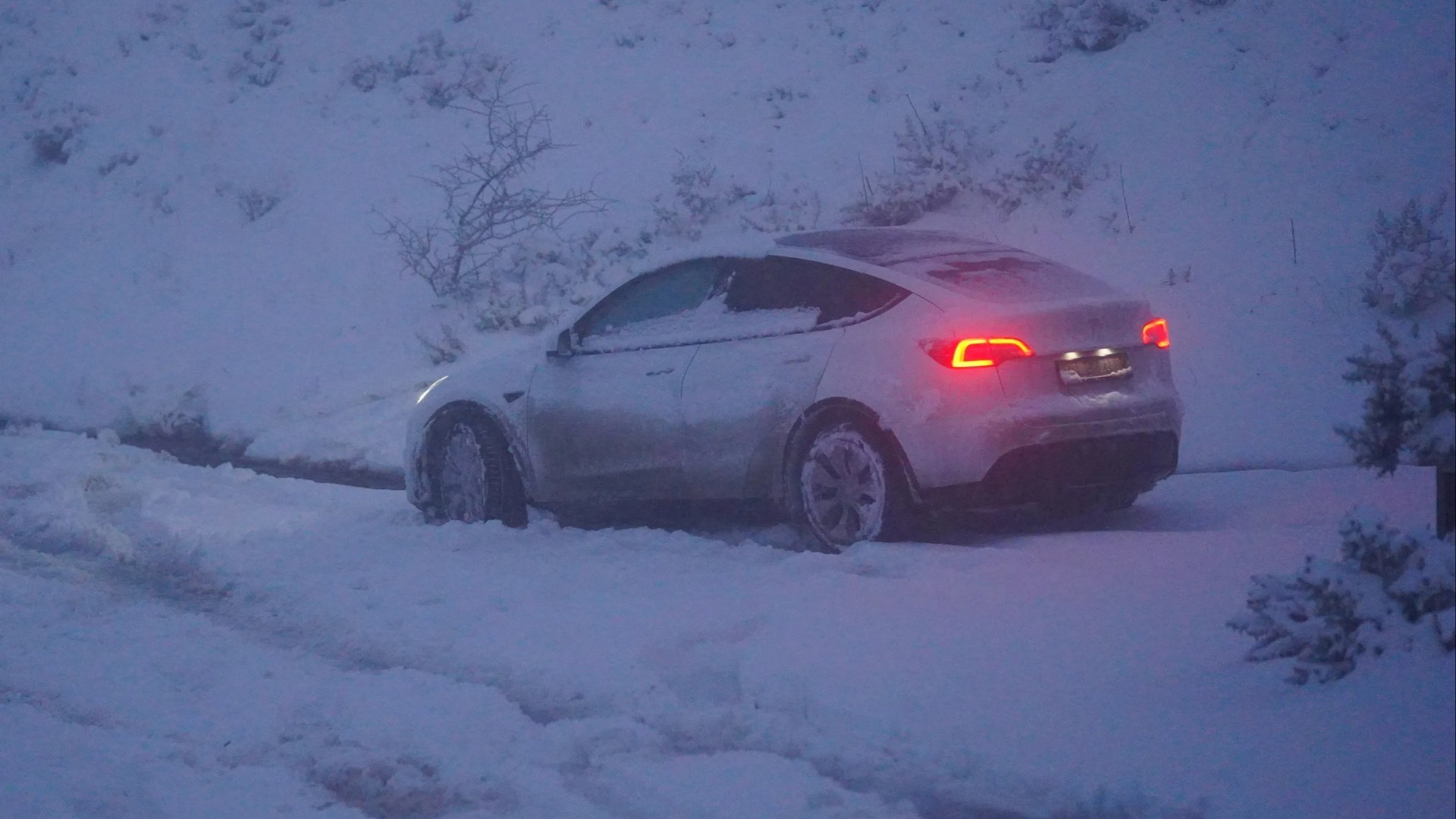 Britain battered by snow & ice after temps plunge to -13C  as map reveals 170 areas most at risk of floods [Video]