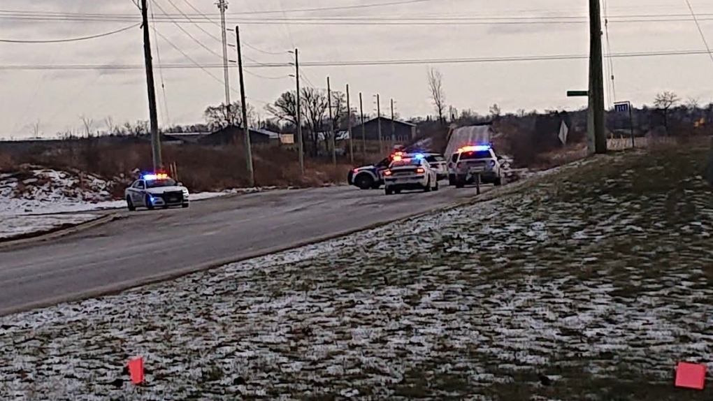 Weapons complaint closes both directions of Highway 401, residents told to shelter in place [Video]