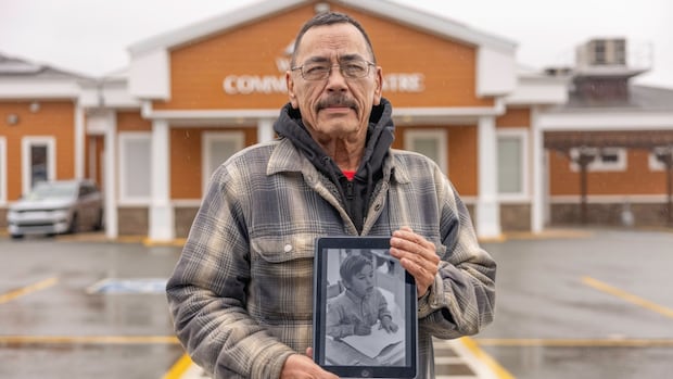 How adding names to archival images has been healing for people of We’koqma’qFirst Nation [Video]