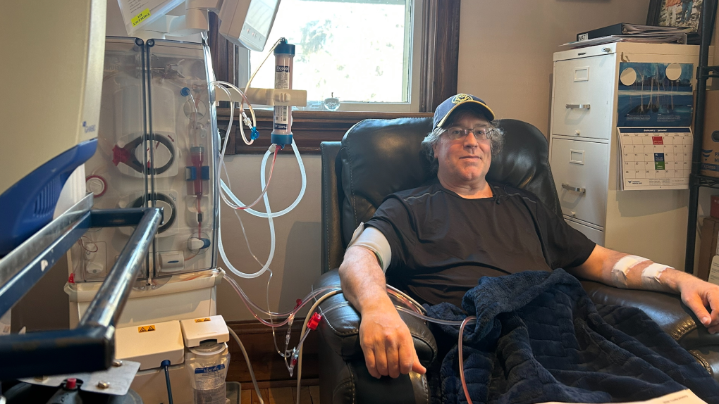 Coach in need of life-saving kidney donation hoping for big assist [Video]