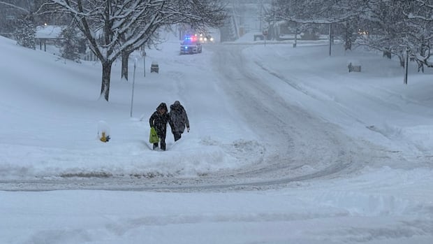 Snow continues Wednesday as snowplows work to keep up [Video]