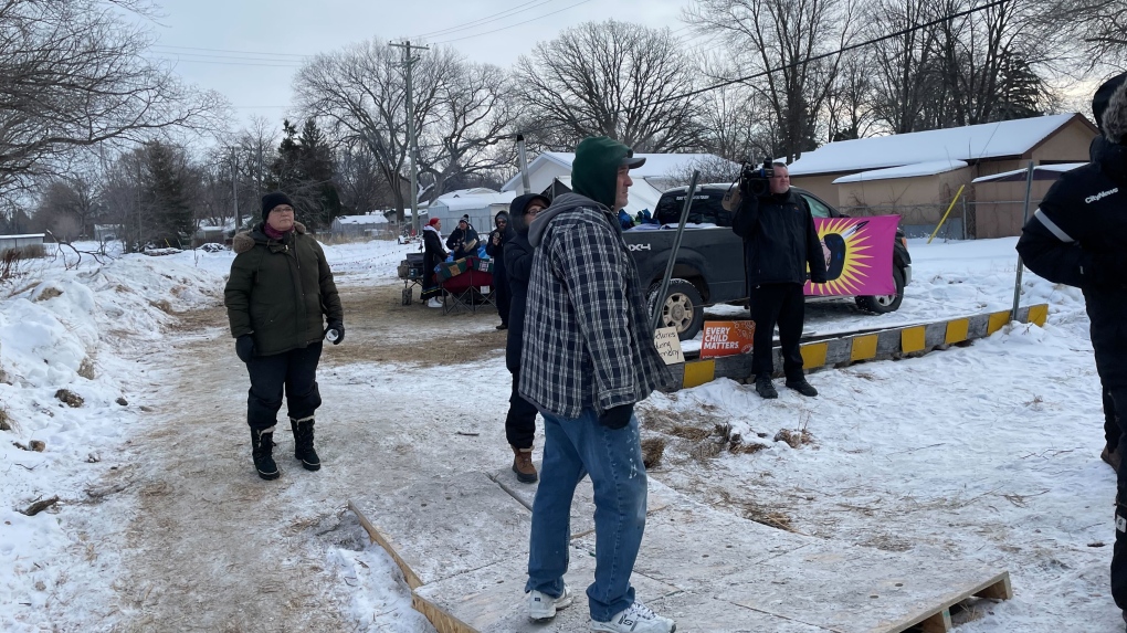 Winnipeg news: Heavy equipment blocked from entering Lemay Forest [Video]