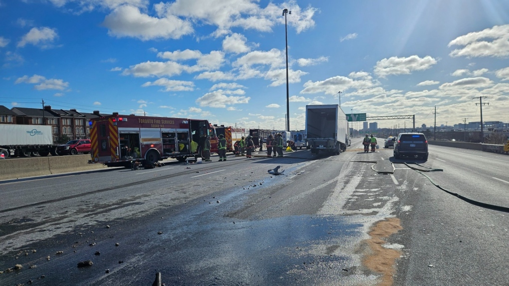 Hwy. 400 collision leaves driver critically injured [Video]