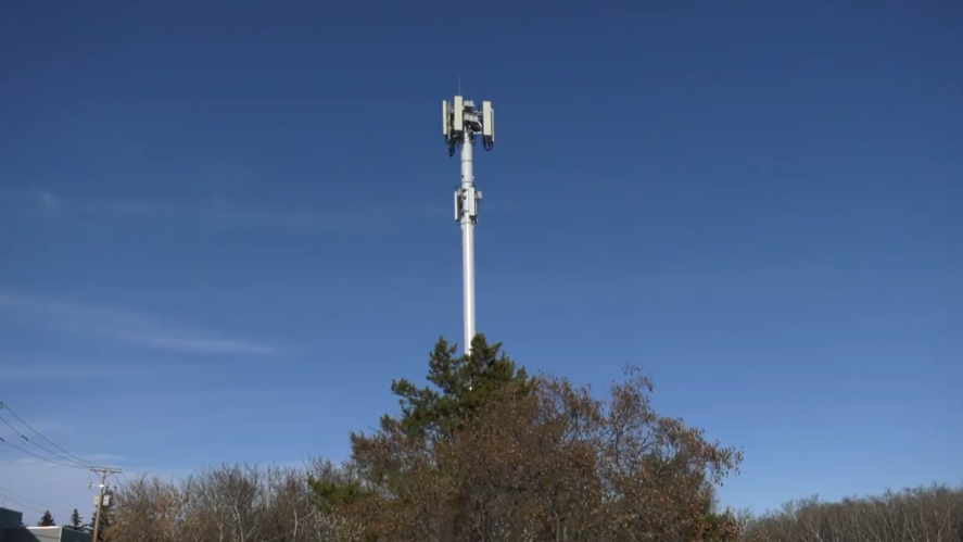 Saskatoon residents oppose cell tower precedent [Video]