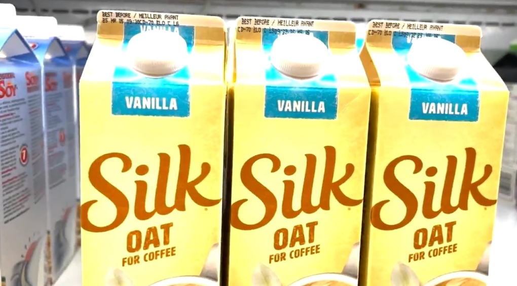 Montreal law firm files class action against coffee chains over non-dairy charges [Video]