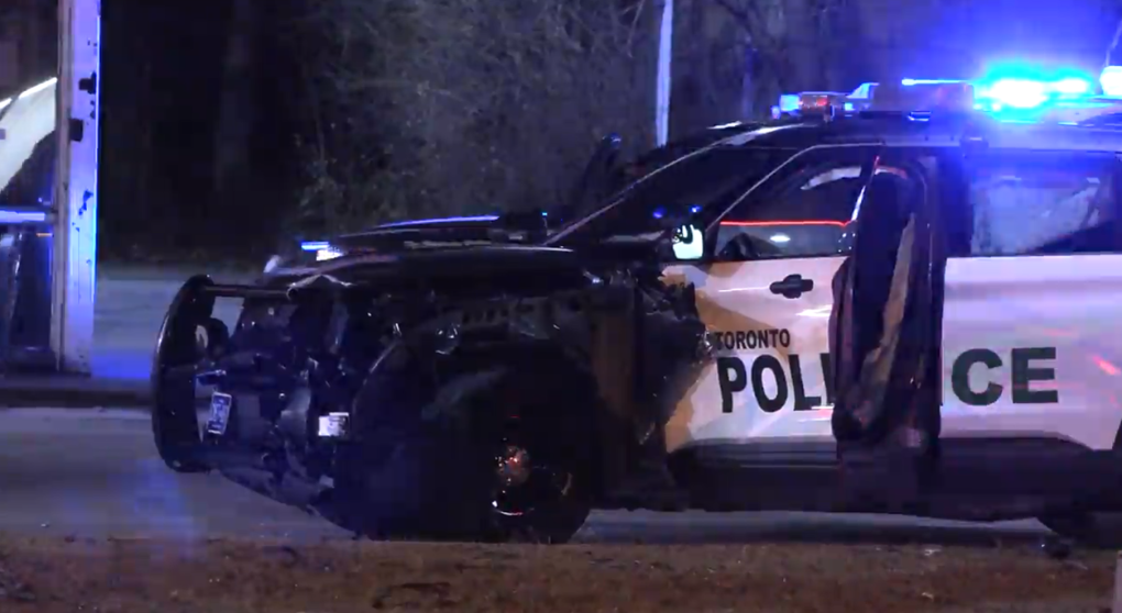 3 arrested, cop injured after collision with Toronto police cruiser [Video]