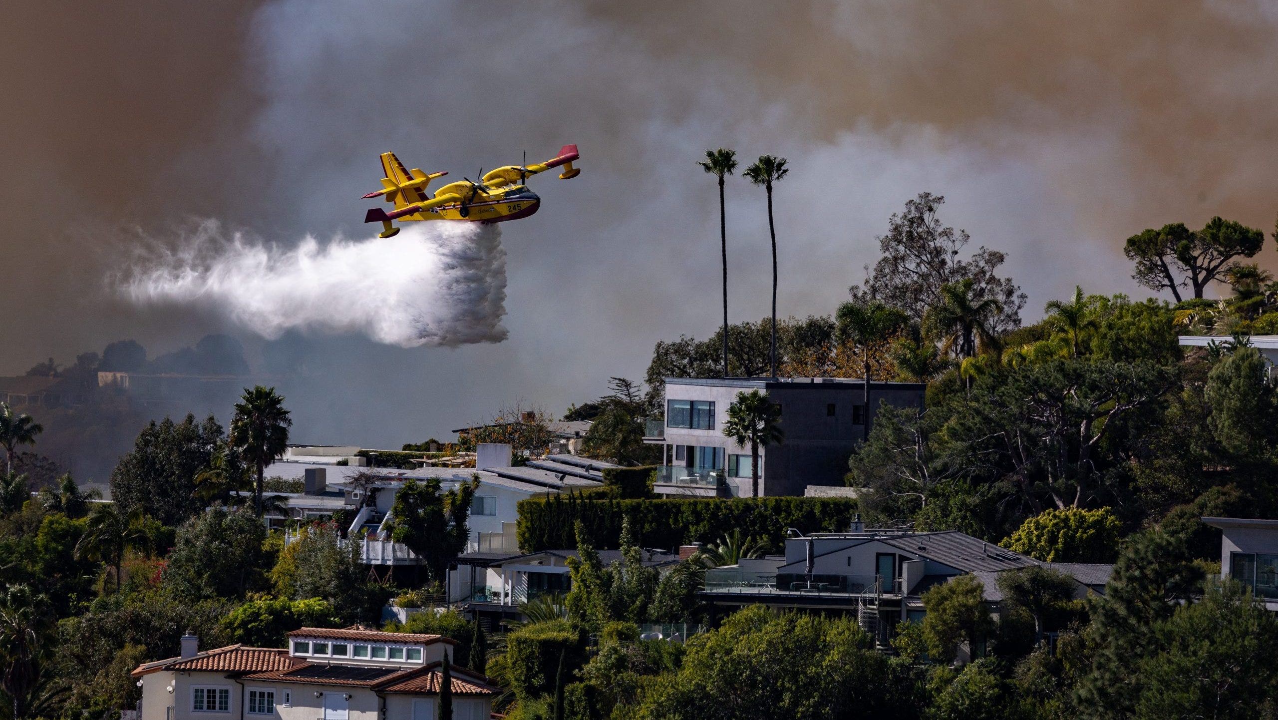 Los Angeles wildfires: Firefighting plane grounded for 3 days after drone strike [Video]