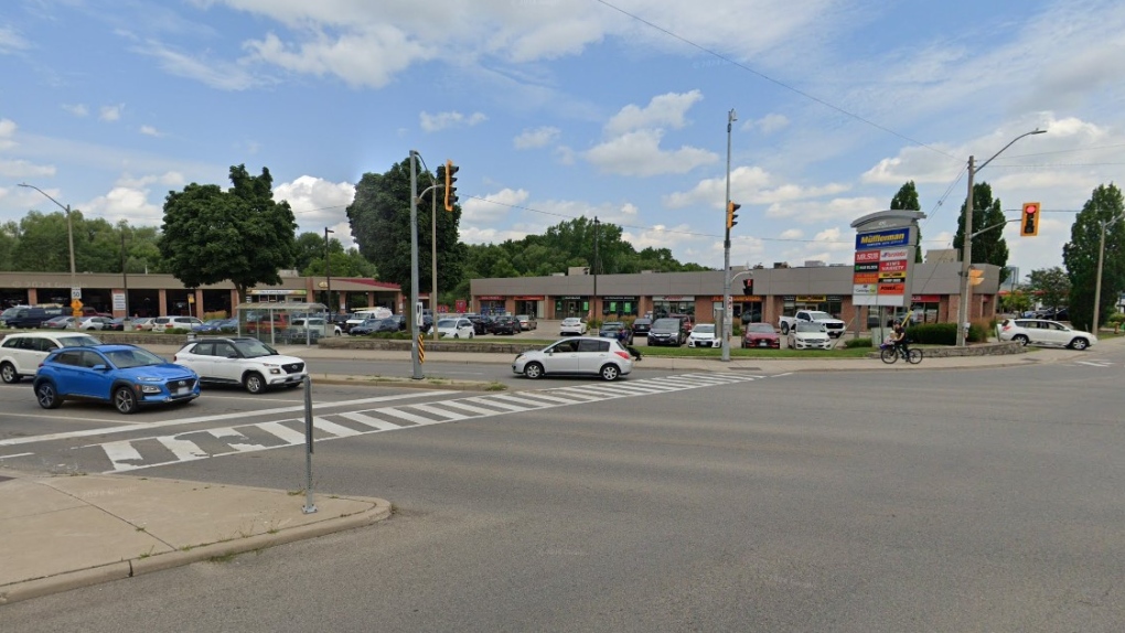 Armed convenience store robbery in Kitchener [Video]